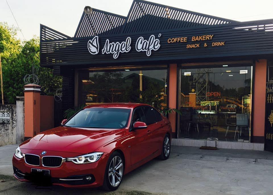 Angle Cafe áĄáááşááťááş áááąá¸